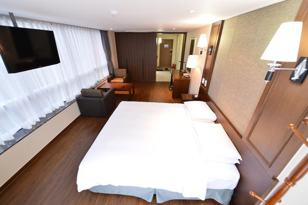 Haeden Hotel High End Suwon Exterior foto