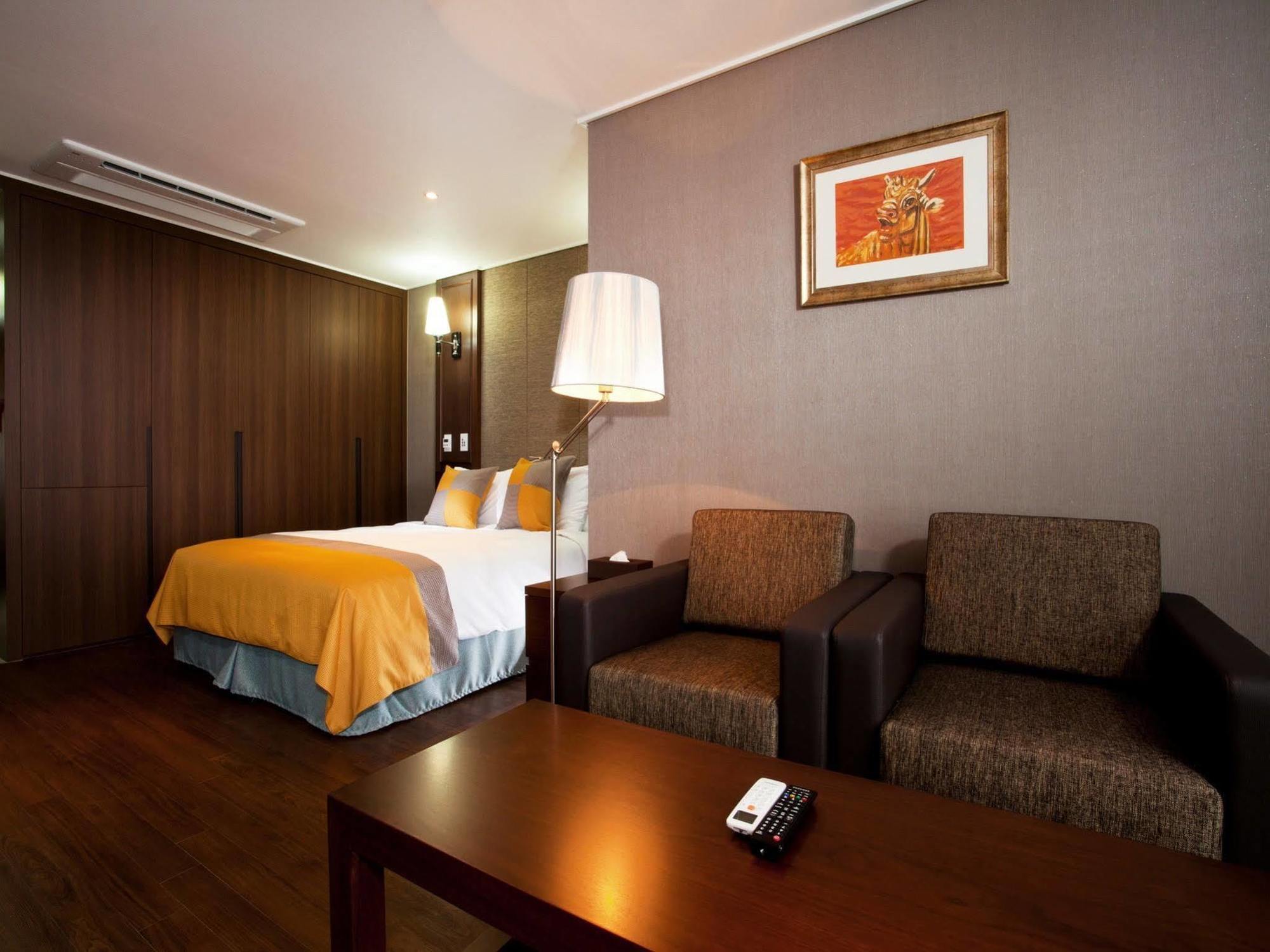 Haeden Hotel High End Suwon Exterior foto