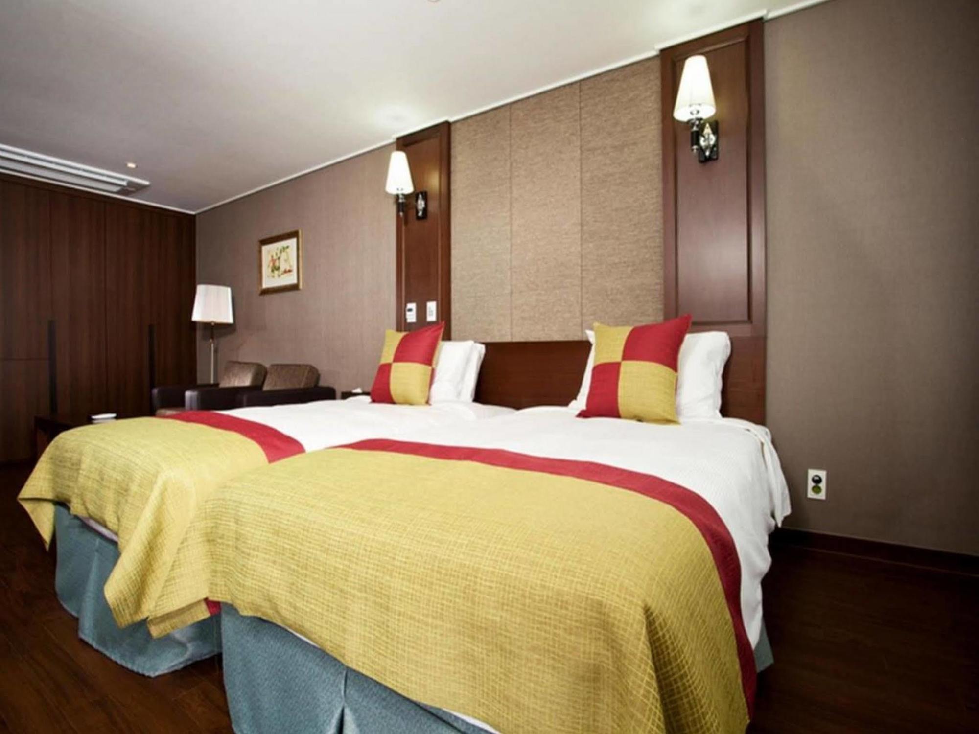 Haeden Hotel High End Suwon Exterior foto