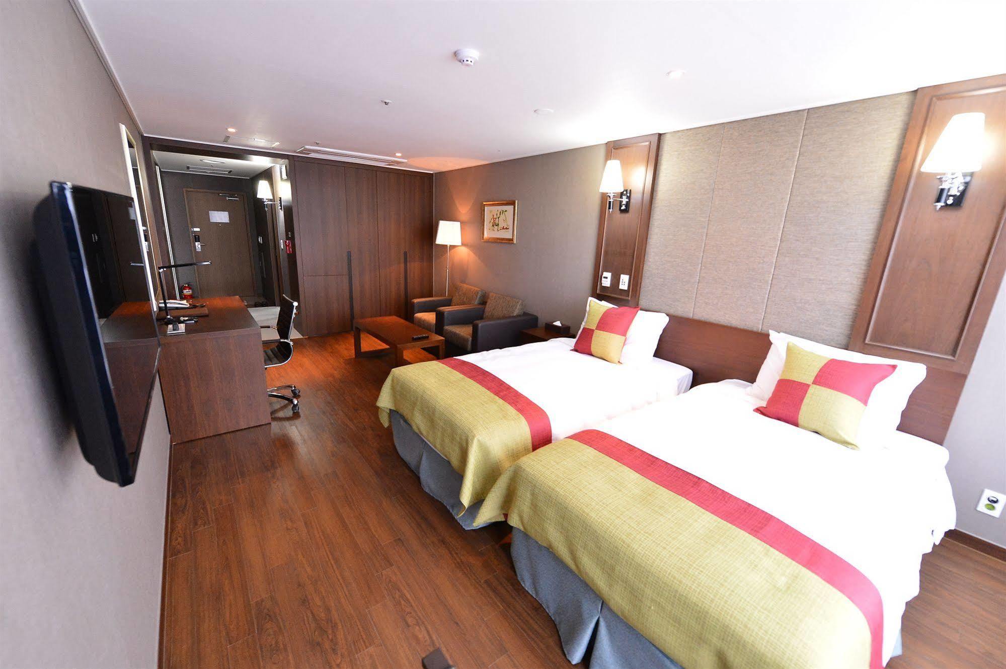 Haeden Hotel High End Suwon Exterior foto