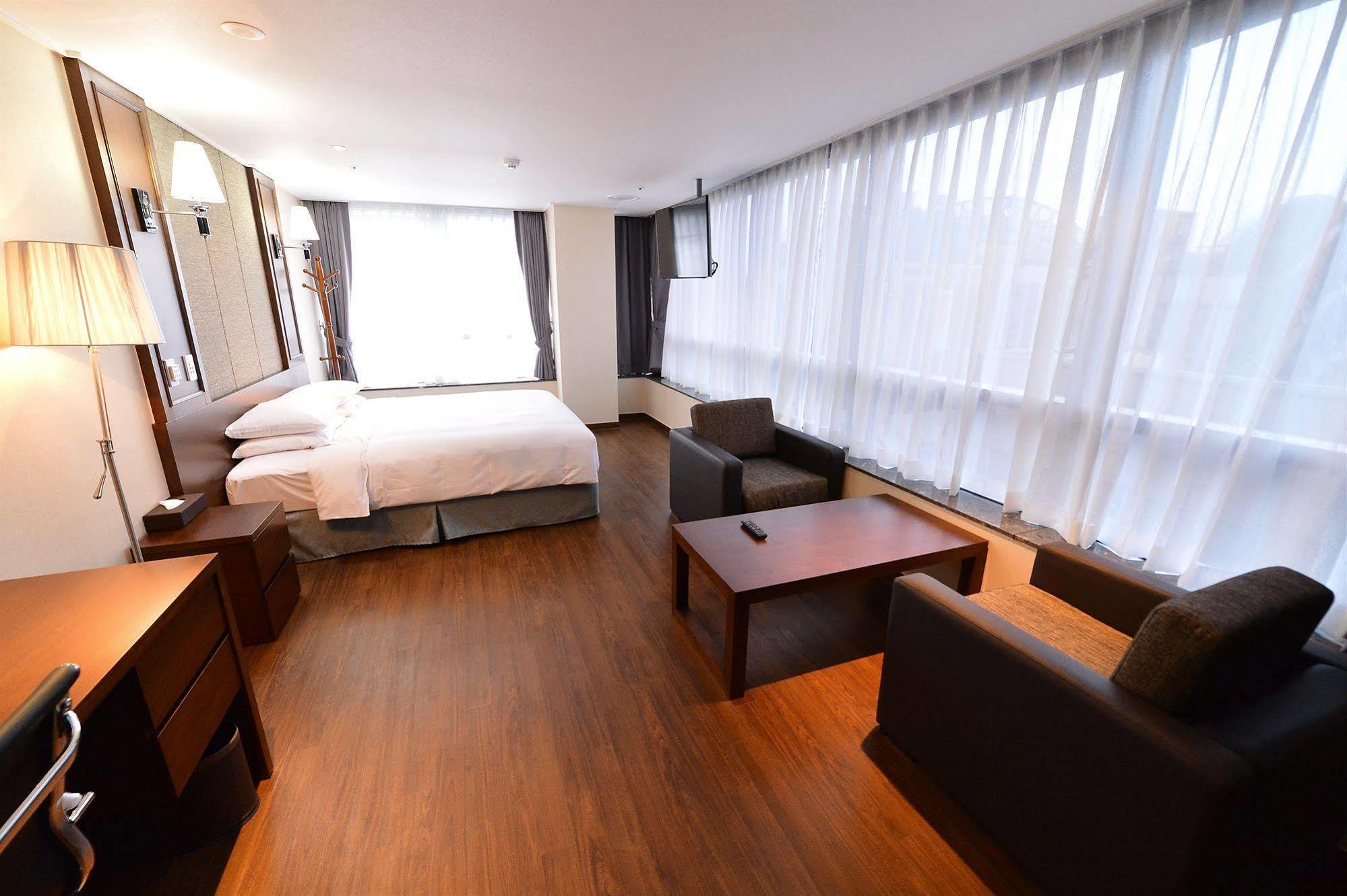 Haeden Hotel High End Suwon Exterior foto