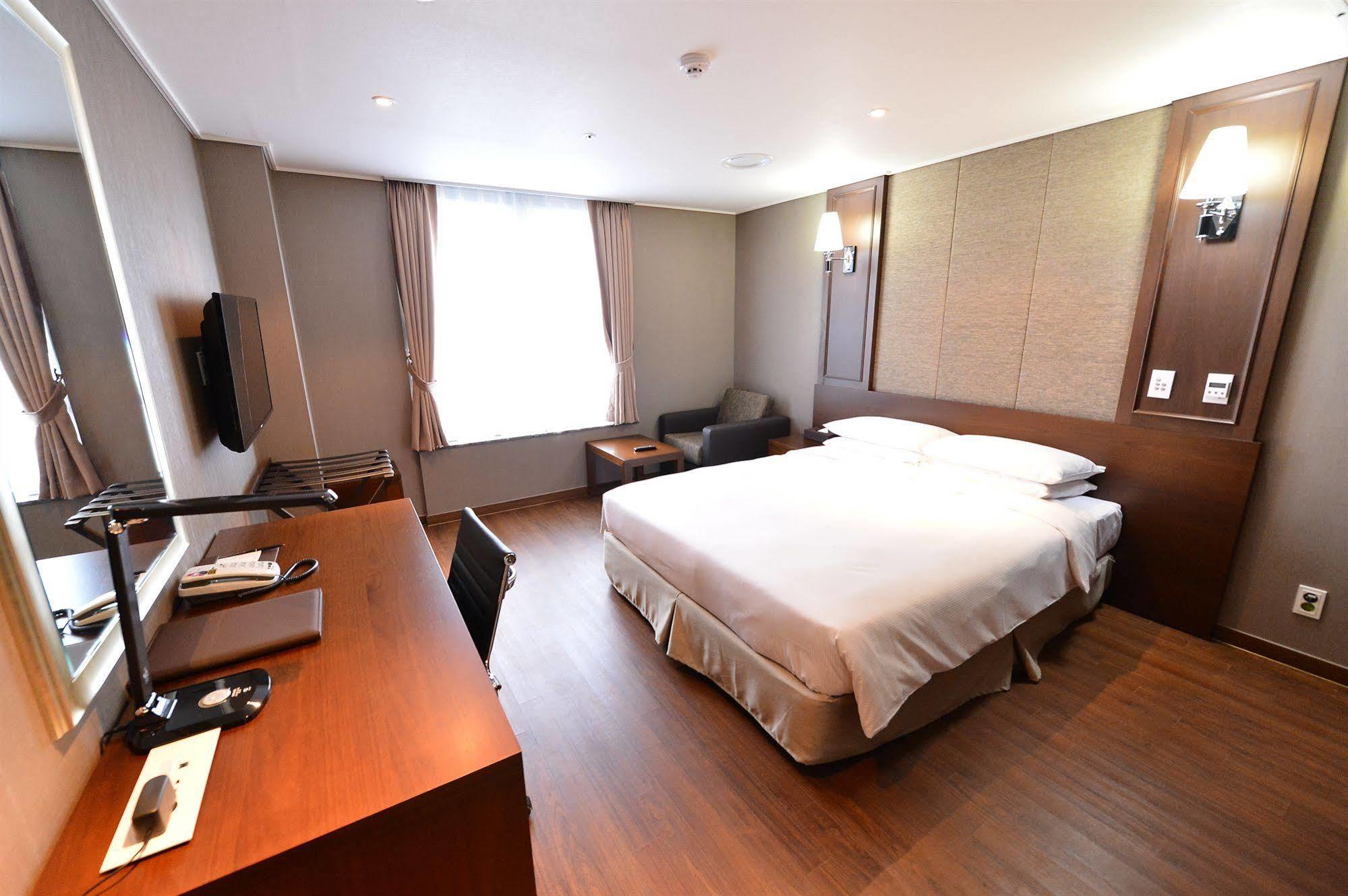 Haeden Hotel High End Suwon Exterior foto
